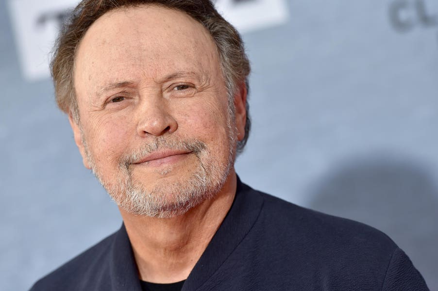 Billy Crystal, Renee Fleming, Barry Gibb, Queen Latifah, Dionne Warwick To Receive Kennedy Center Honors